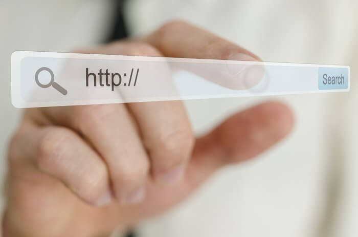 Bieten Sie Ihren Mitarbeitern entsprechende Tools an, beispielsweise Intranets mit strukturierten Freigaben und Suchfunktionen. (Quelle: iStock/Pablo_K).