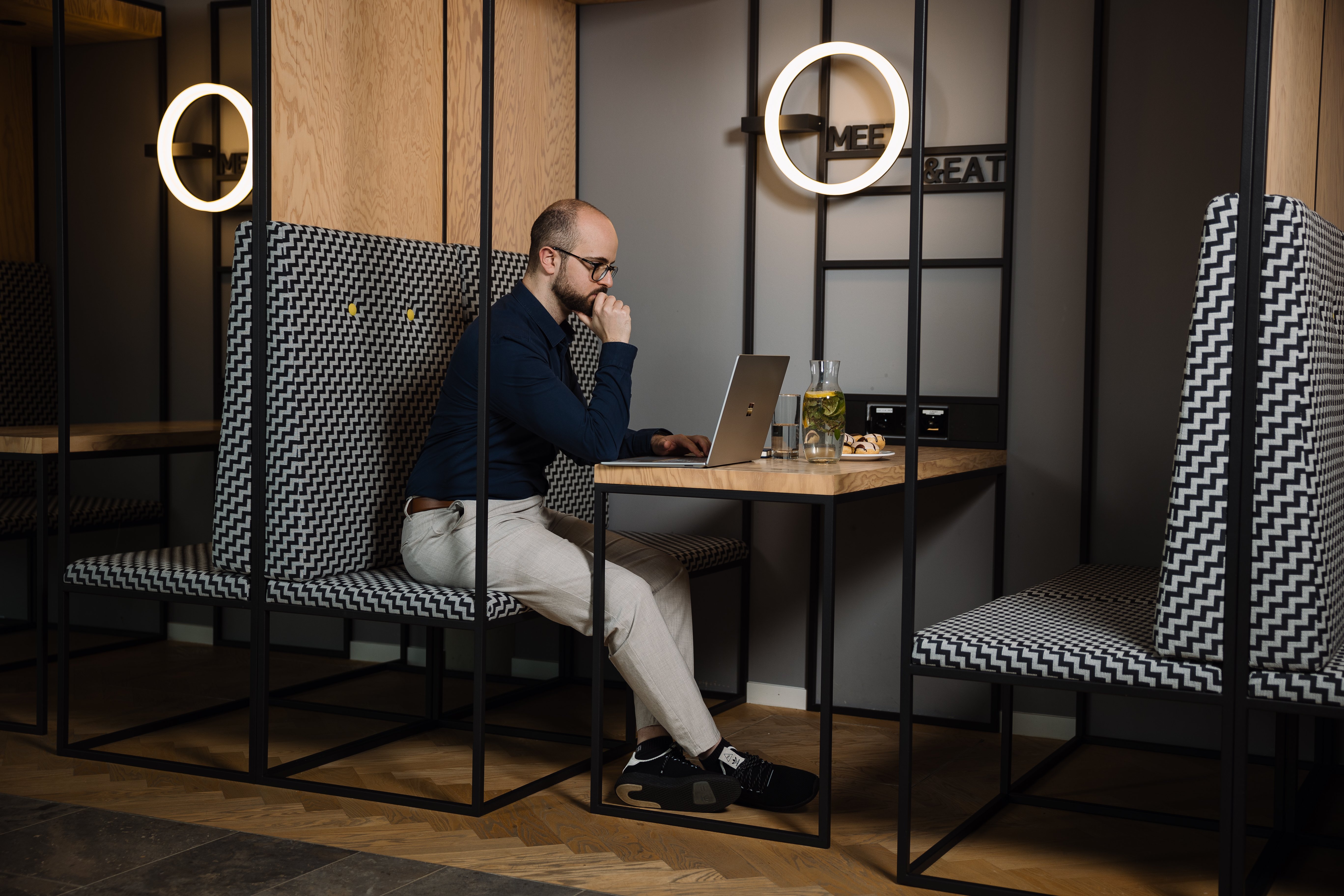 Symbolbild: Mann in Office-Launch